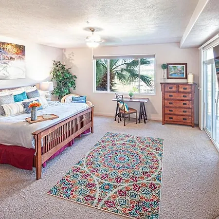 806 Lp Large Family Area, Private Balcony With Gorgeous Views, And More